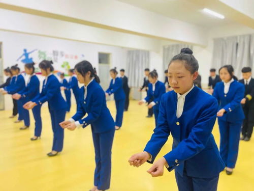 學習儀態禮儀，提升整體素質——隰縣職業中學航空服務訂單班禮儀服務培養